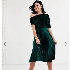 Fallen Ruched Shoulder Pleated Velvet Midi Dress